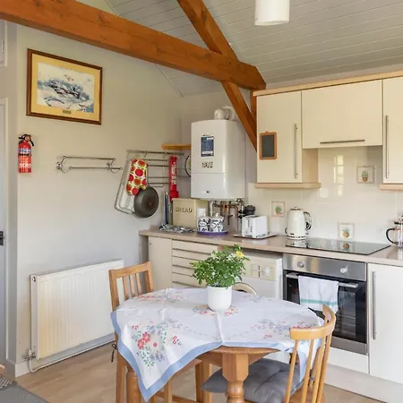 Beautiful Cottage With Stunning Views In Box Exterior photo
